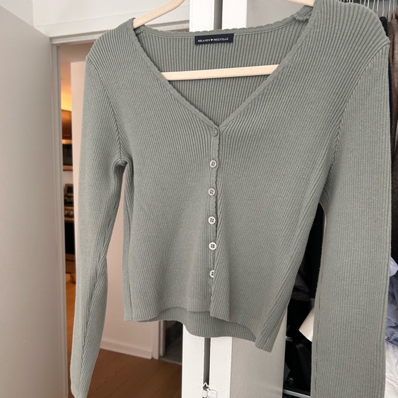 Brandy Melville Cardigan - Picture 2 of 2